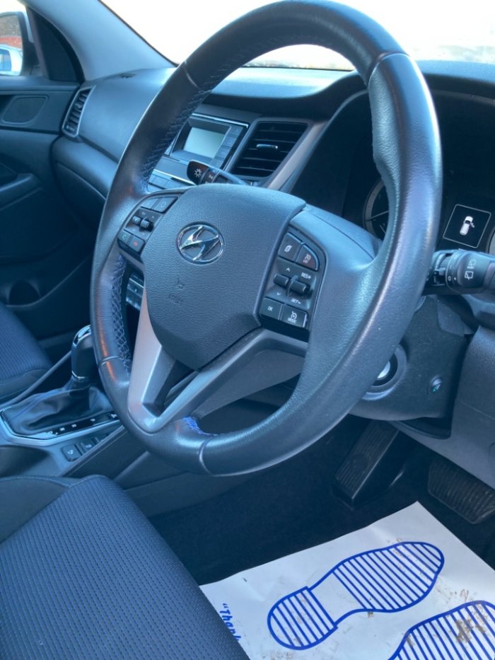 Hyundai Tucson 1.7 CRDi Blue Drive SE 5dr 2WD DCT Estate Diesel Beige
